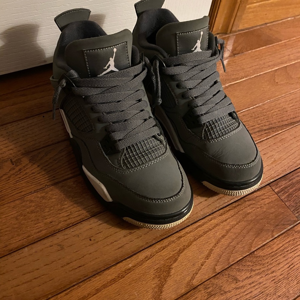 Jordan Retro 4 Youth - Cool Grey